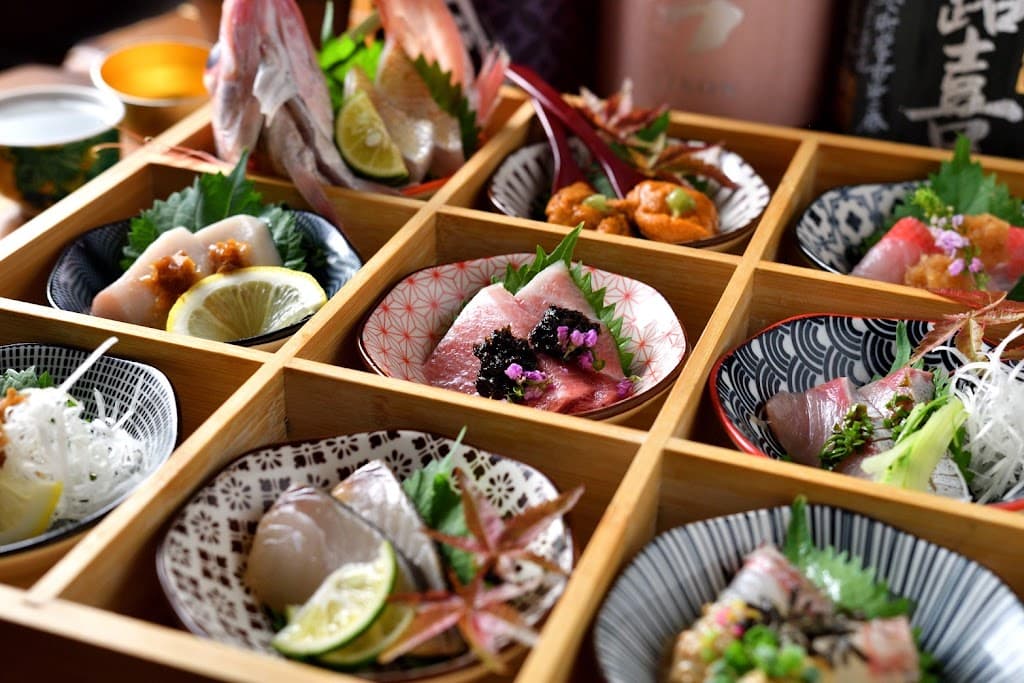 鶏と魚と炭火焼き 燈～あかり～